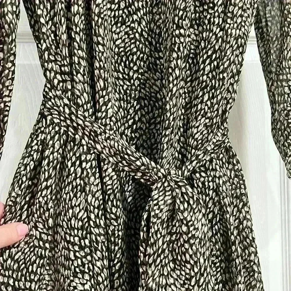 Banana Republic FLUTTER MIDI SHIRTDRESS - Picture 6 of 8